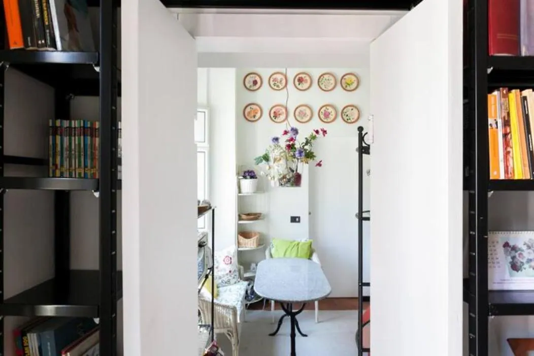 Guesthost - Porta Ticinese Balcony Apartment 米兰